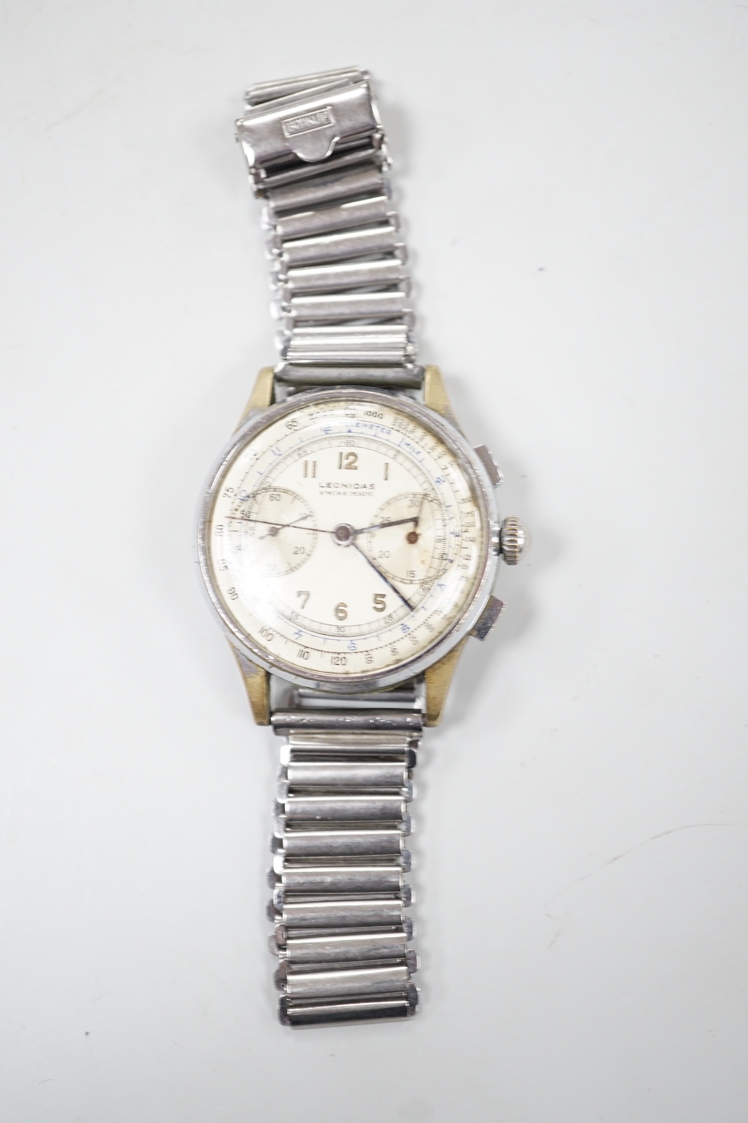 A gentleman's 1950's? stainless steel Leonidas chronograph manual wind wrist watch, case diameter 35mm, on a stainless steel bracelet